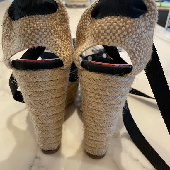 Shoes - Picture 5 of 6